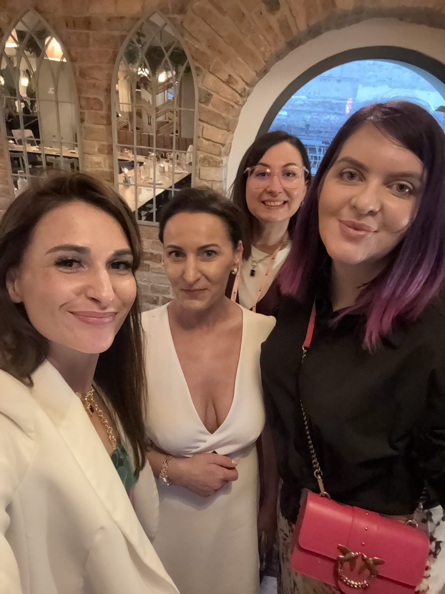 Uczestniczki w kuluarach spotkania WFS Ladies